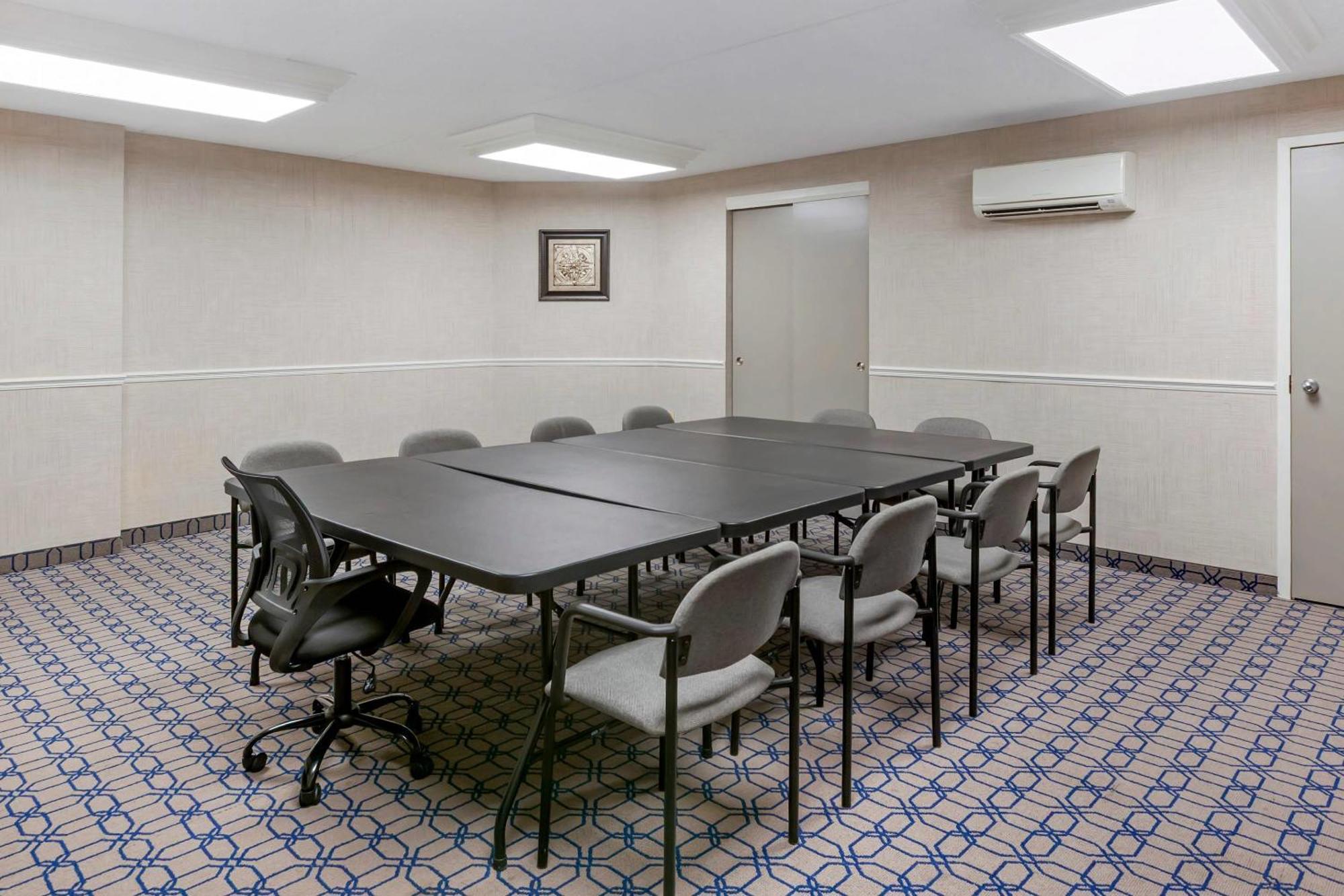 Quality Suites Вітбі Екстер'єр фото