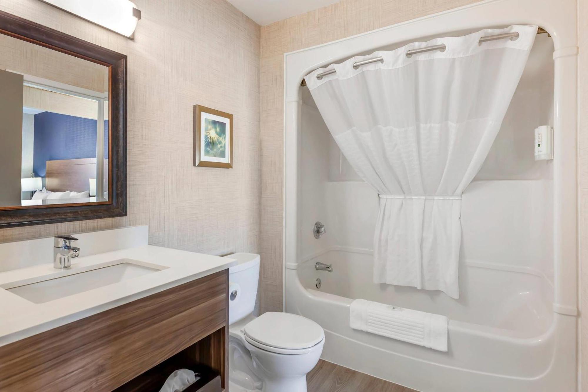 Quality Suites Вітбі Екстер'єр фото